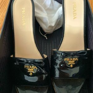 Prada slides in good condition available!!